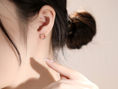 Airy-Earrings-3