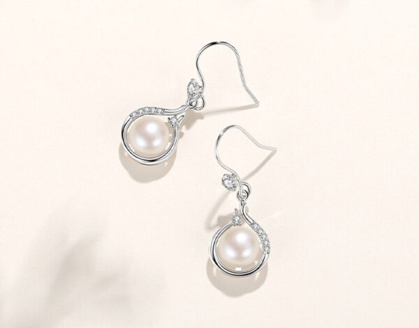 Aphrodite Necklace And Earrings Gift Set - Image 6
