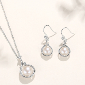 Aphrodite-Necklace-11