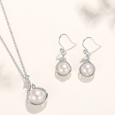 Aphrodite-Necklace-11