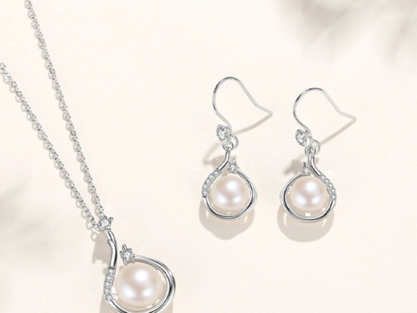 Aphrodite-Necklace-11