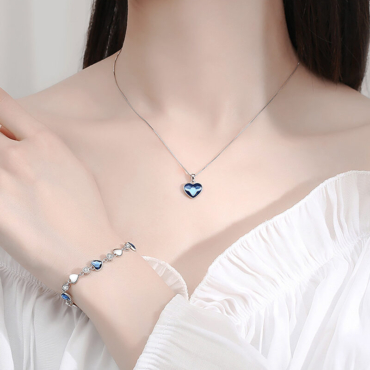 Mystic-Blue-Necklace-3